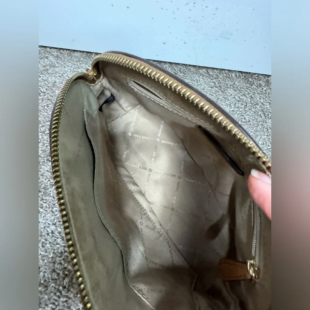 Michael Kors Jet Set Travel Tan Leather Dome Crossbody